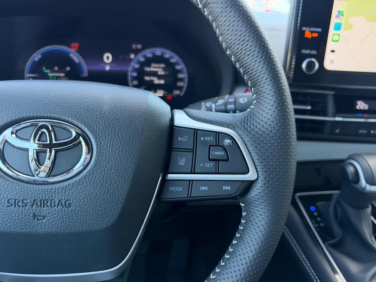 2025 Toyota Sienna XSE 7-Passenger XSE AWD TECH PKG! Photo