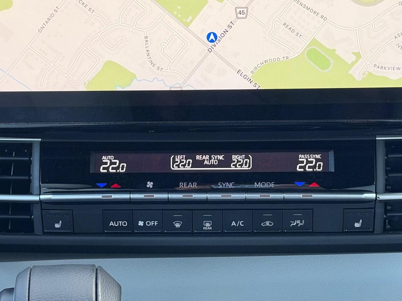 2025 Toyota Sienna XSE 7-Passenger XSE AWD TECH PKG! Photo