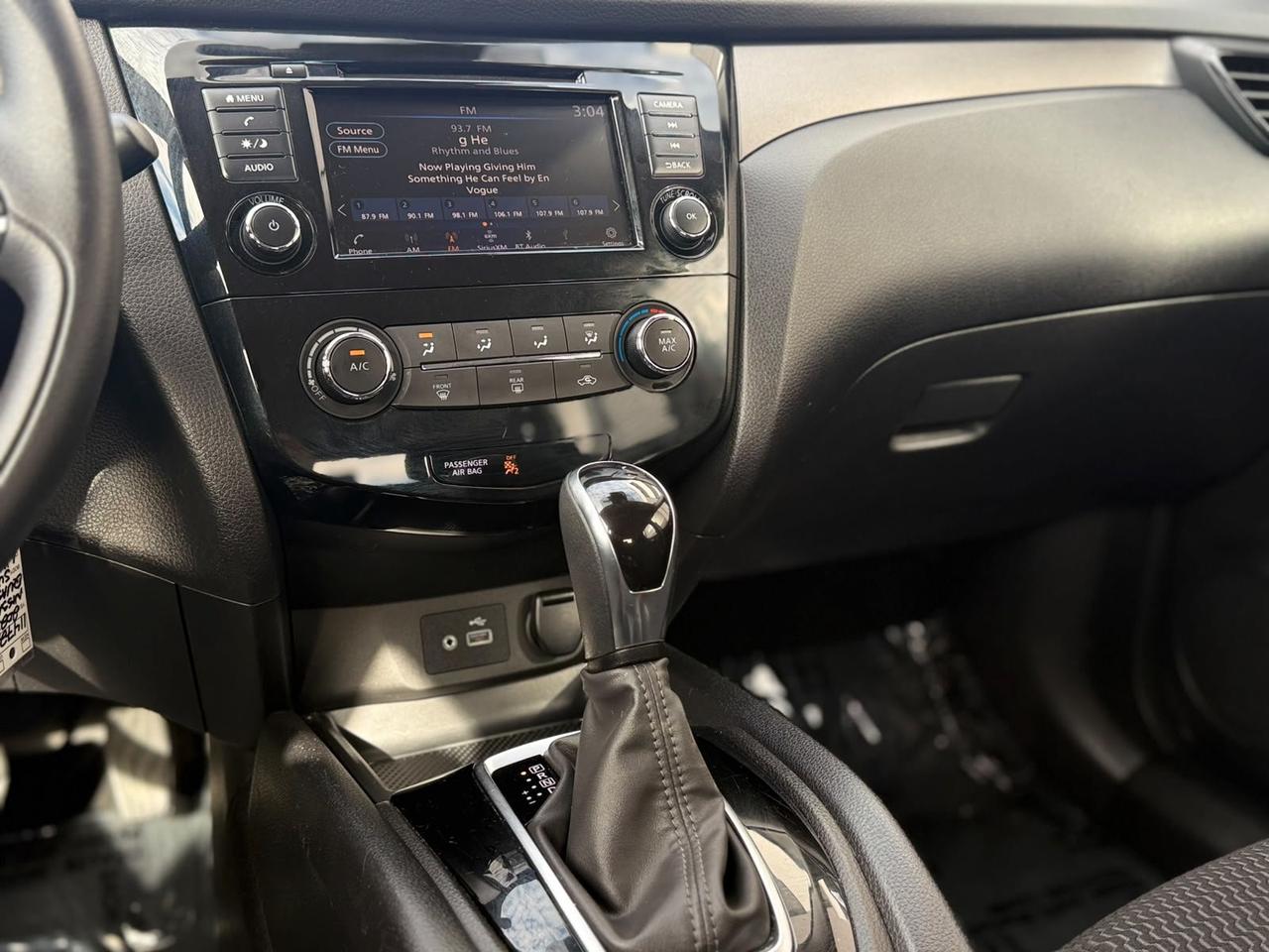2023 Nissan Qashqai S AWD APPLE CAR PLAY - ANDROID AUTO - 360 BACKUP CAMERA - BLIND SPOT WARNING - REAR CROSS TRAFFICE ALERT Photo
