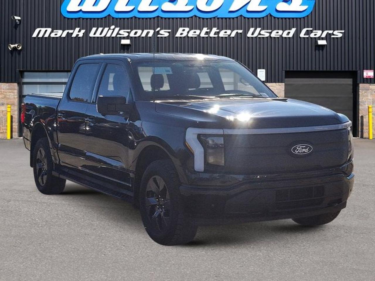 2024 Ford F-150 Lightning Flash Crew 4X4 | 312A | Extended Range Battery | 360 Camera | Heated Wheel + Seats | and More ! Photo