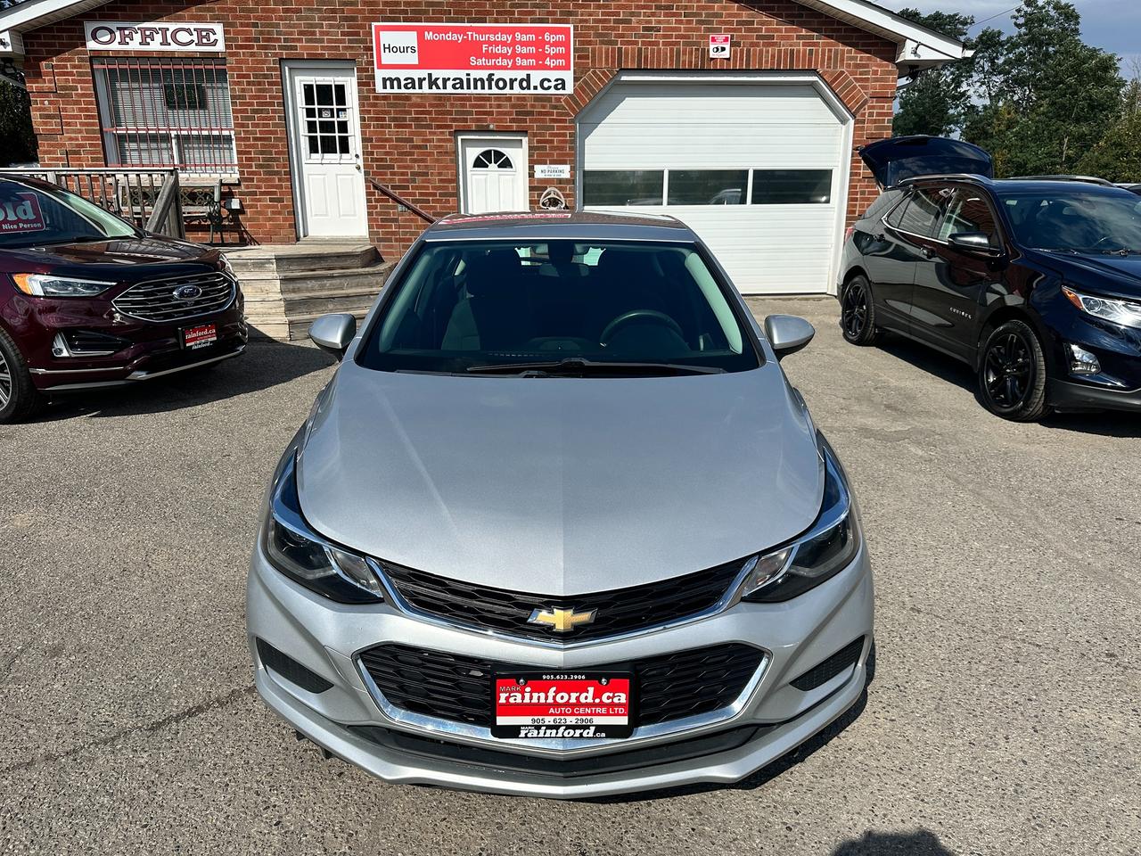2017 Chevrolet Cruze LT Hatchback HTD-Cloth RemoteStart Bluetooth RvCam Photo1