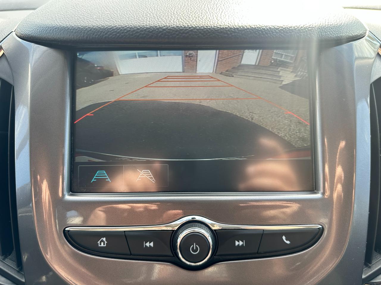 2017 Chevrolet Cruze LT Hatchback HTD-Cloth RemoteStart Bluetooth RvCam Photo