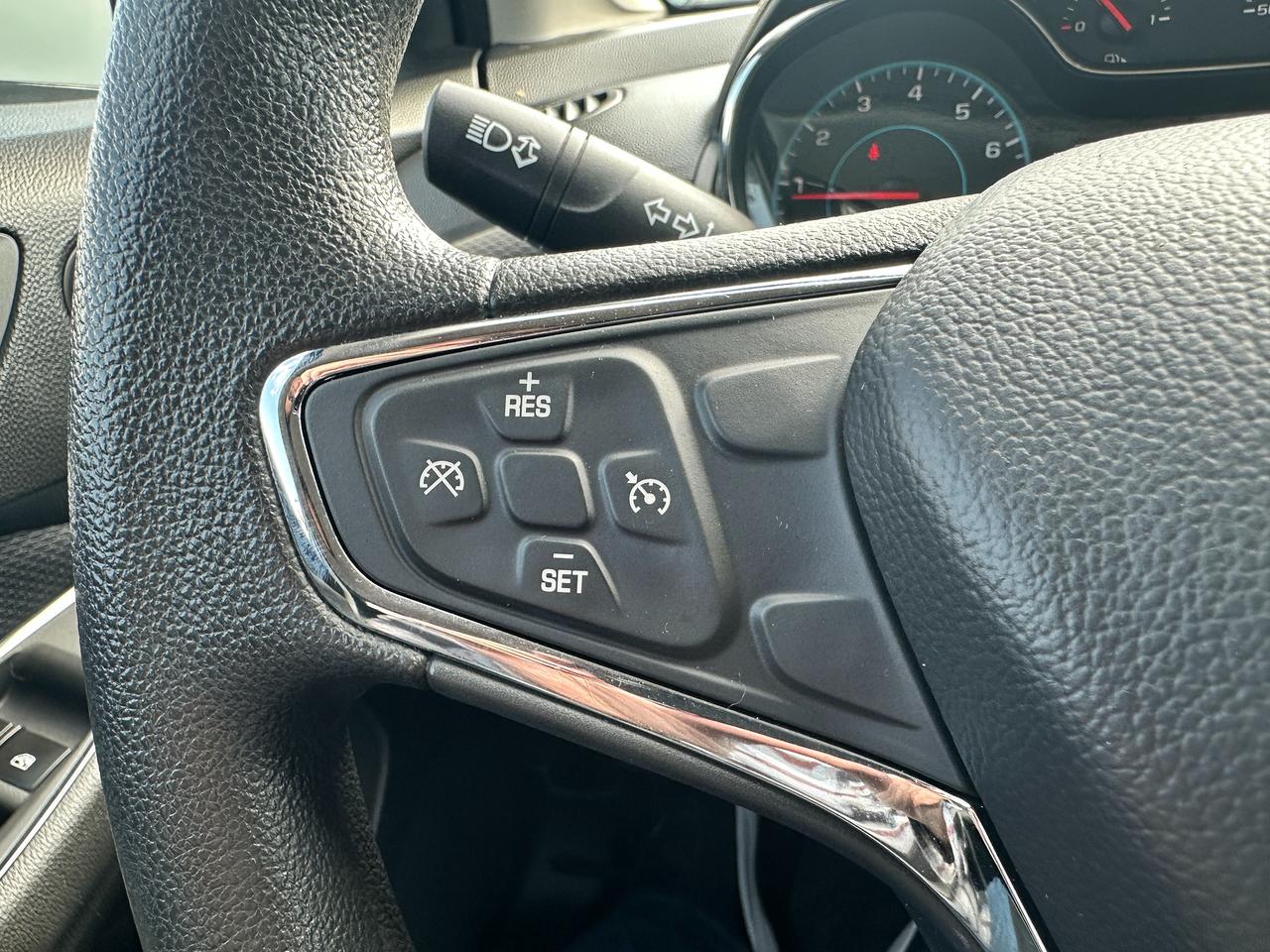 2017 Chevrolet Cruze LT Hatchback HTD-Cloth RemoteStart Bluetooth RvCam Photo