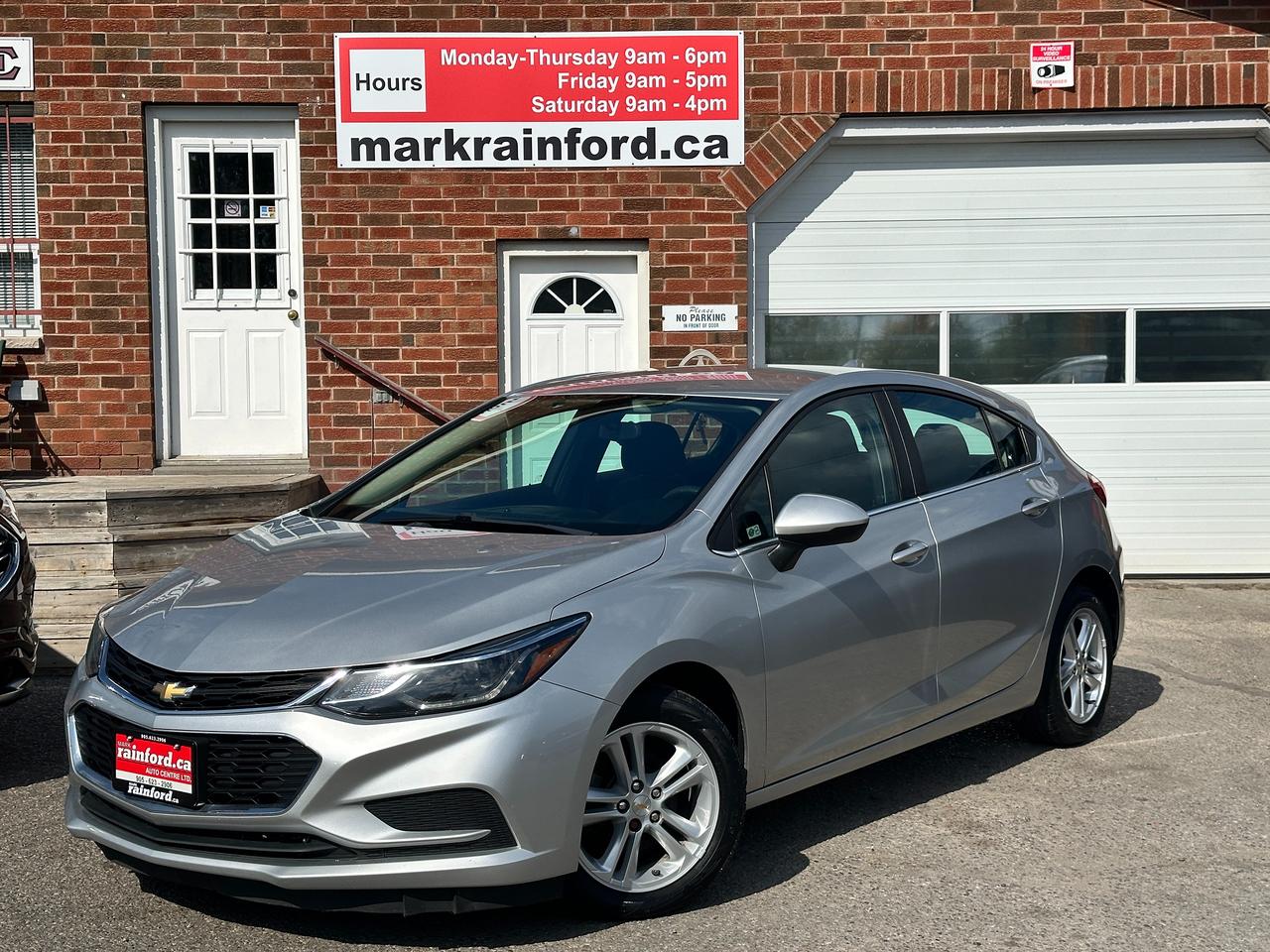 2017 Chevrolet Cruze LT Hatchback HTD-Cloth RemoteStart Bluetooth RvCam Photo
