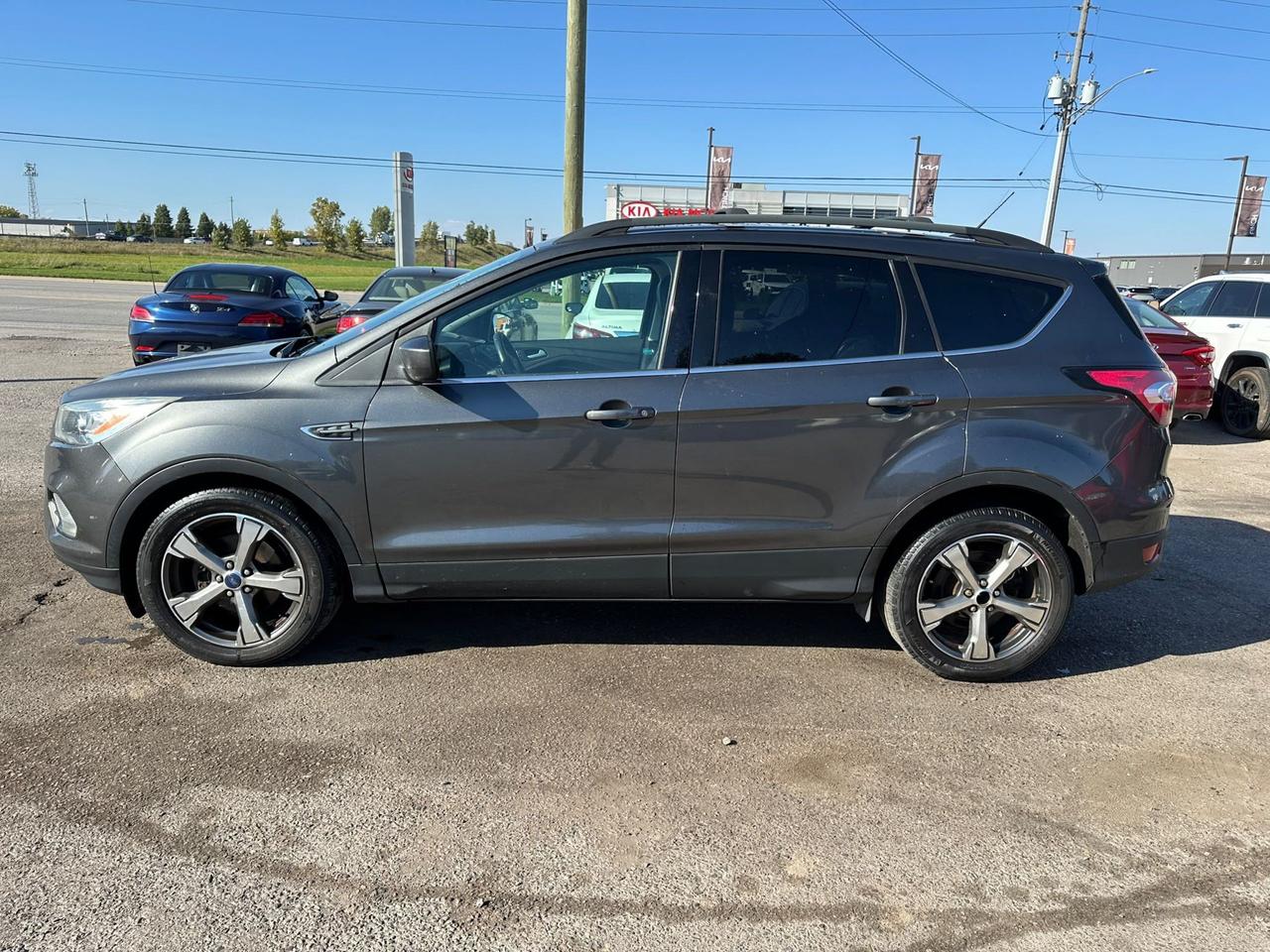 2017 Ford Escape SE, LEATHER, ROOF, NAVI, WINTER WHEELS, AS IS Photo1