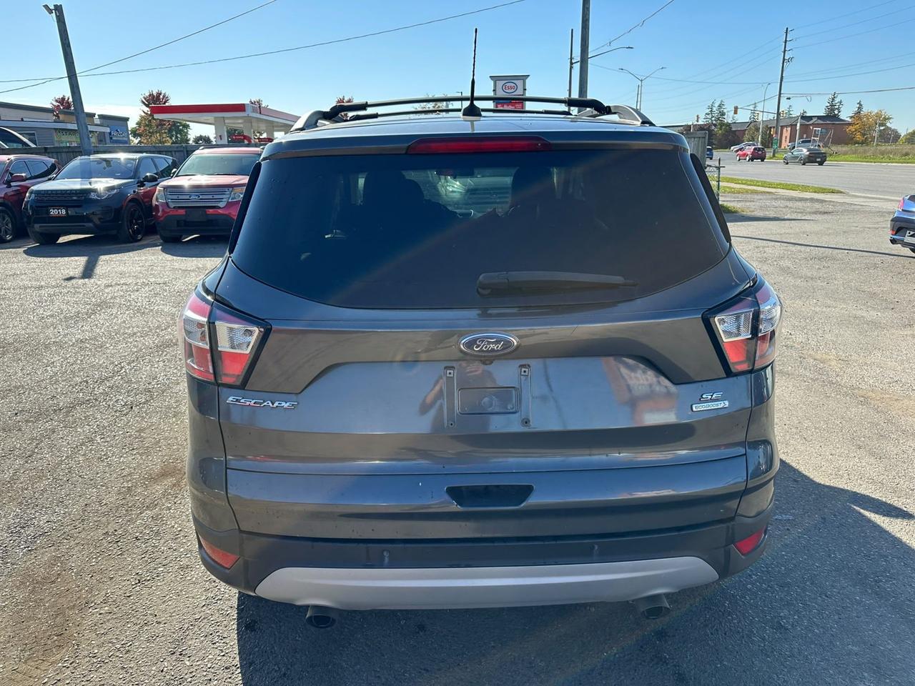 2017 Ford Escape SE, LEATHER, ROOF, NAVI, WINTER WHEELS, AS IS Photo