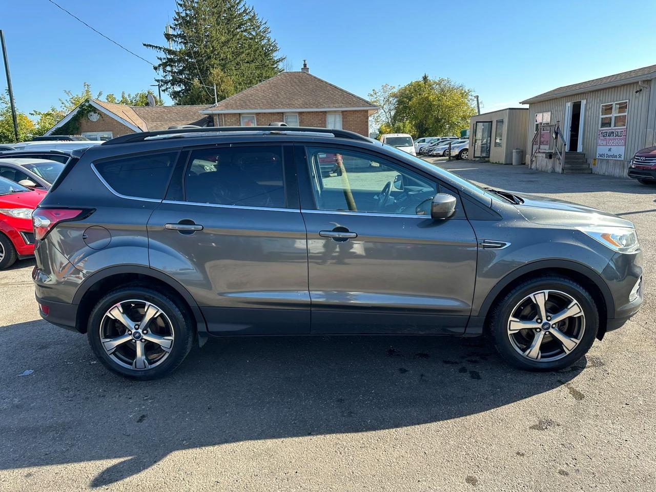 2017 Ford Escape SE, LEATHER, ROOF, NAVI, WINTER WHEELS, AS IS Photo