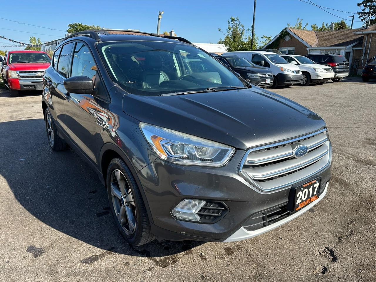 2017 Ford Escape SE, LEATHER, ROOF, NAVI, WINTER WHEELS, AS IS Photo