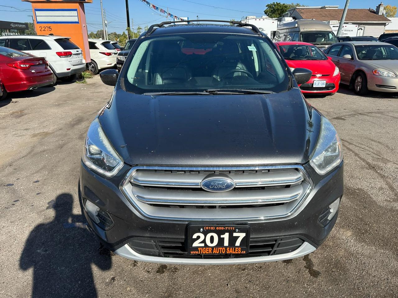 2017 Ford Escape SE, LEATHER, ROOF, NAVI, WINTER WHEELS, AS IS Photo