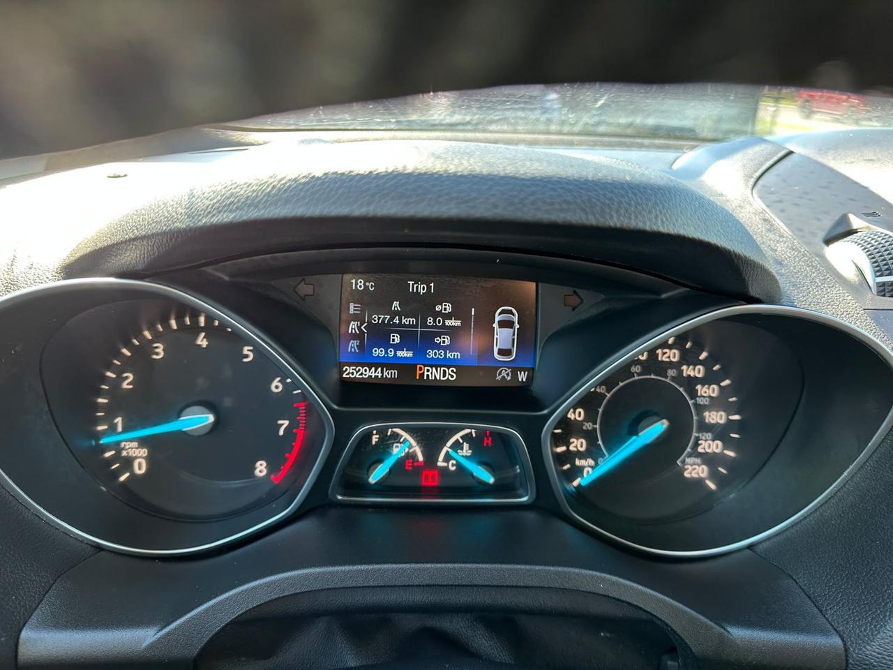 2017 Ford Escape SE, LEATHER, ROOF, NAVI, WINTER WHEELS, AS IS Photo