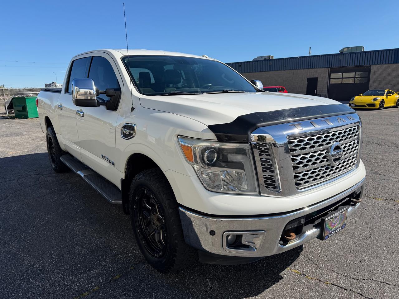 2017 Nissan Titan 4WD Crew Cab SV - LOADED! LEATHER 4X4 V8 Photo2