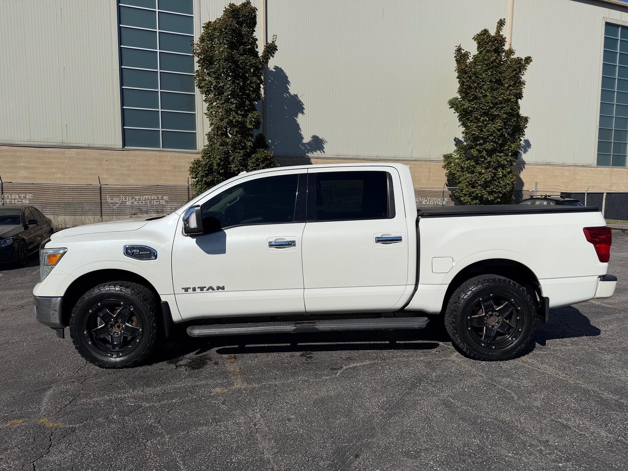 2017 Nissan Titan 4WD Crew Cab SV - LOADED! LEATHER 4X4 V8 Photo