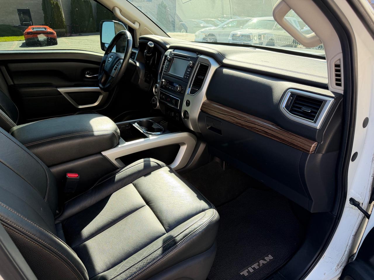 2017 Nissan Titan 4WD Crew Cab SV - LOADED! LEATHER 4X4 V8 Photo