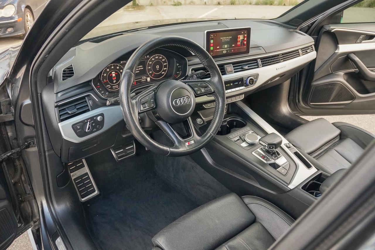 2018 Audi A4 2.0T quattro Prestige Photo