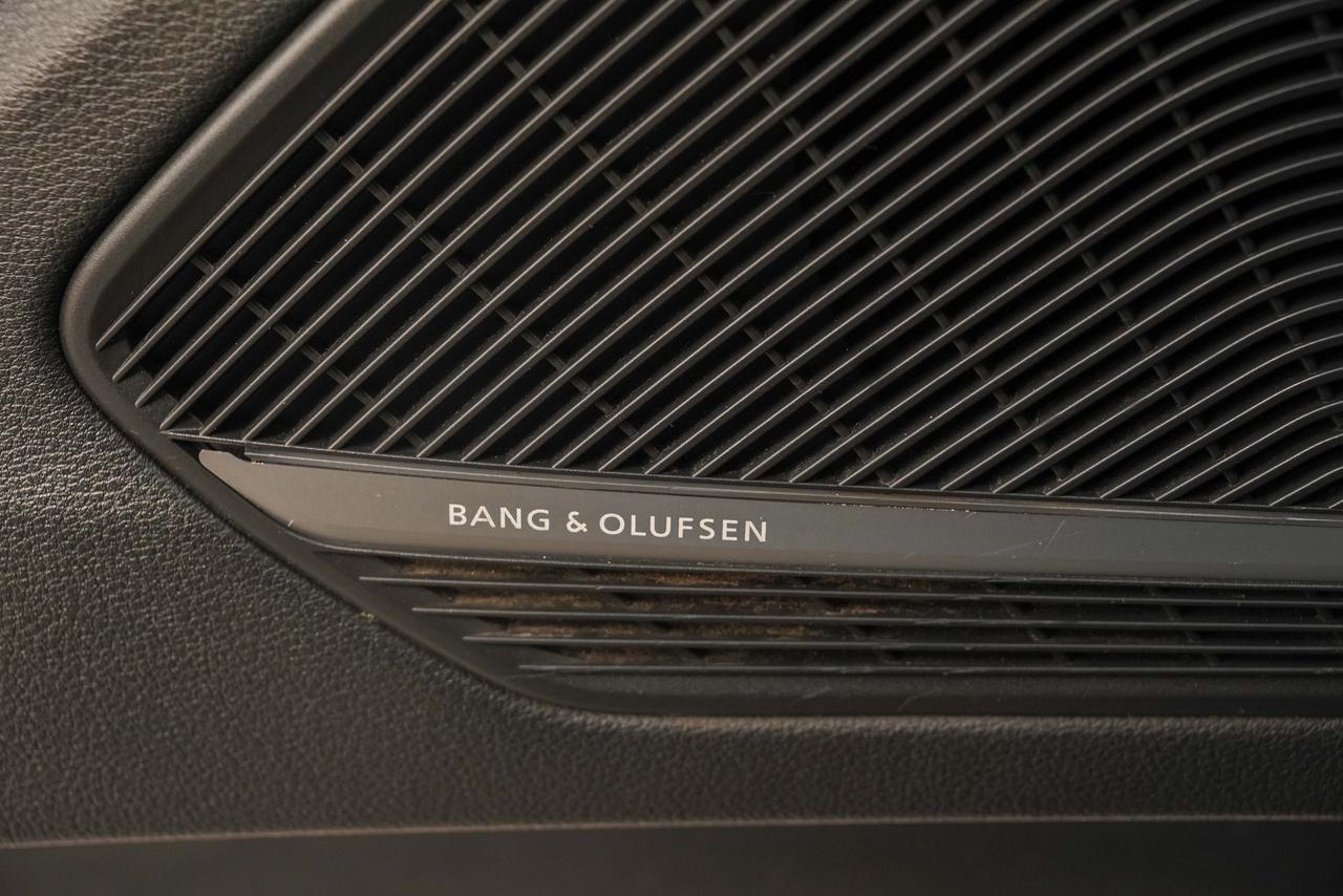 2018 Audi A4 2.0T quattro Prestige Photo