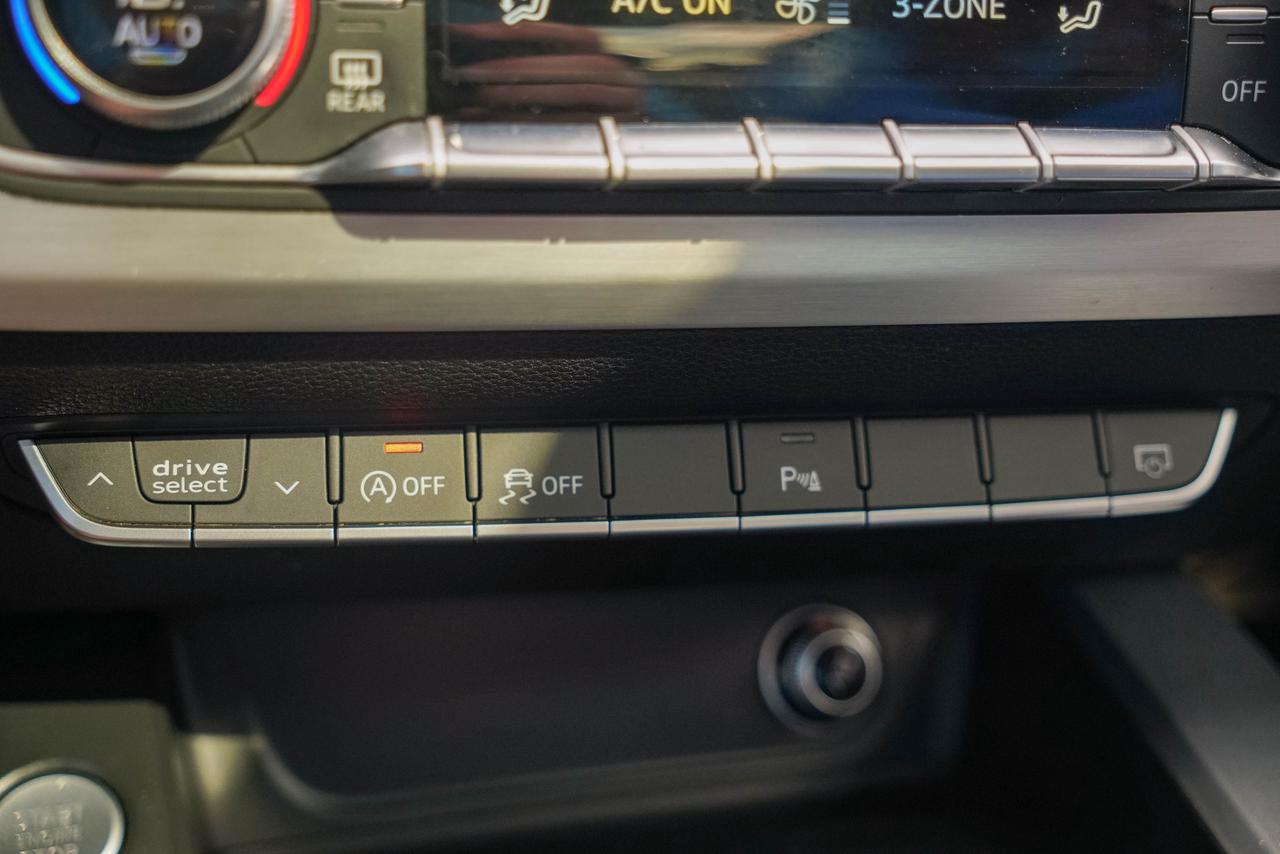 2018 Audi A4 2.0T quattro Prestige Photo