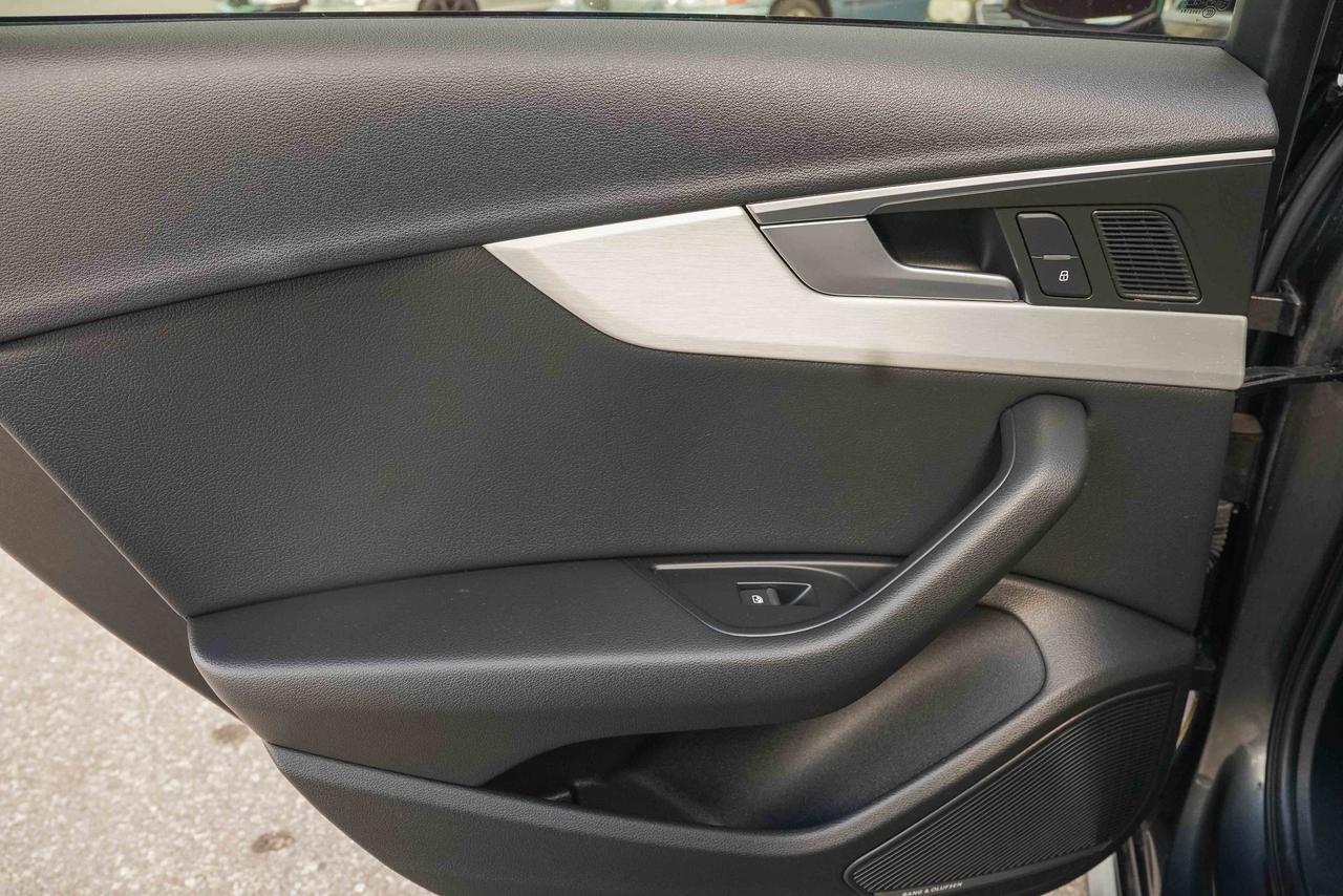 2018 Audi A4 2.0T quattro Prestige Photo