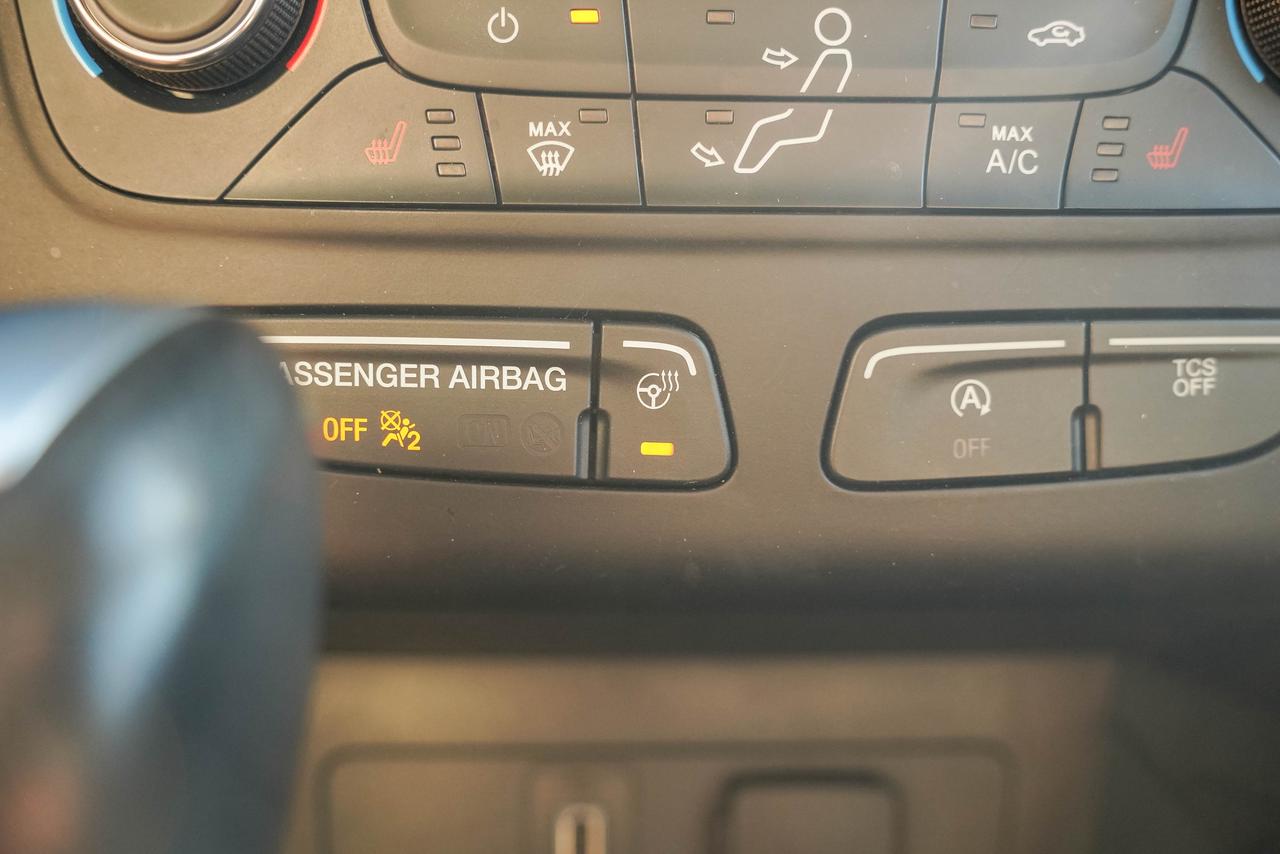 2017 Ford Escape Titanium AWD Photo