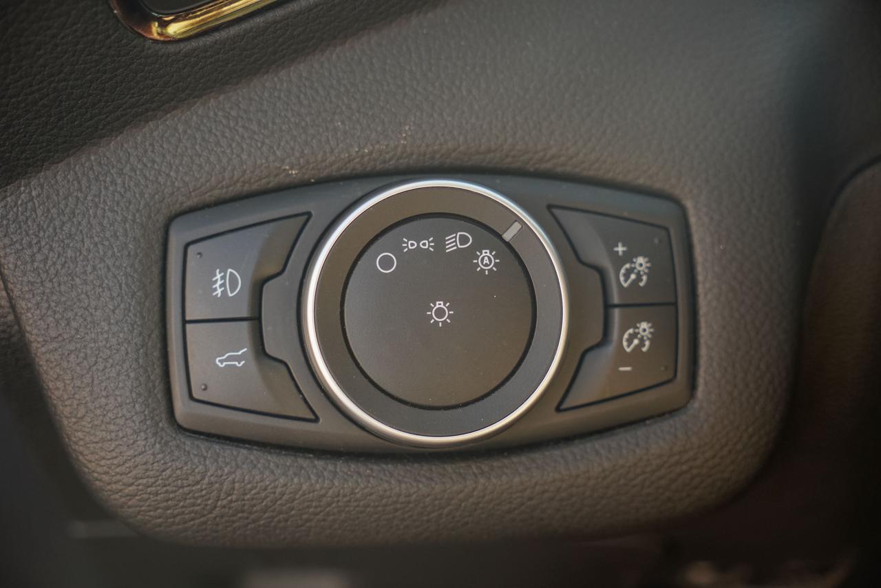 2017 Ford Escape Titanium AWD Photo