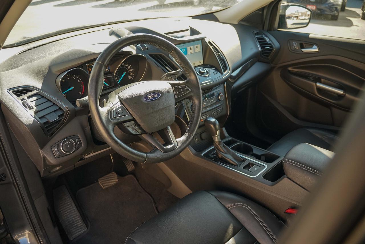 2017 Ford Escape Titanium AWD Photo