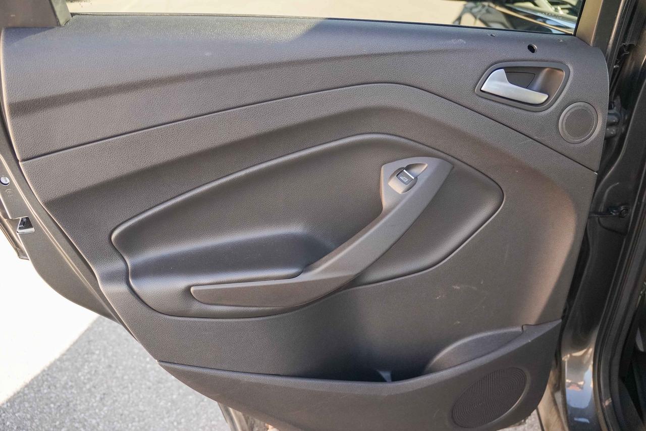 2017 Ford Escape Titanium AWD Photo