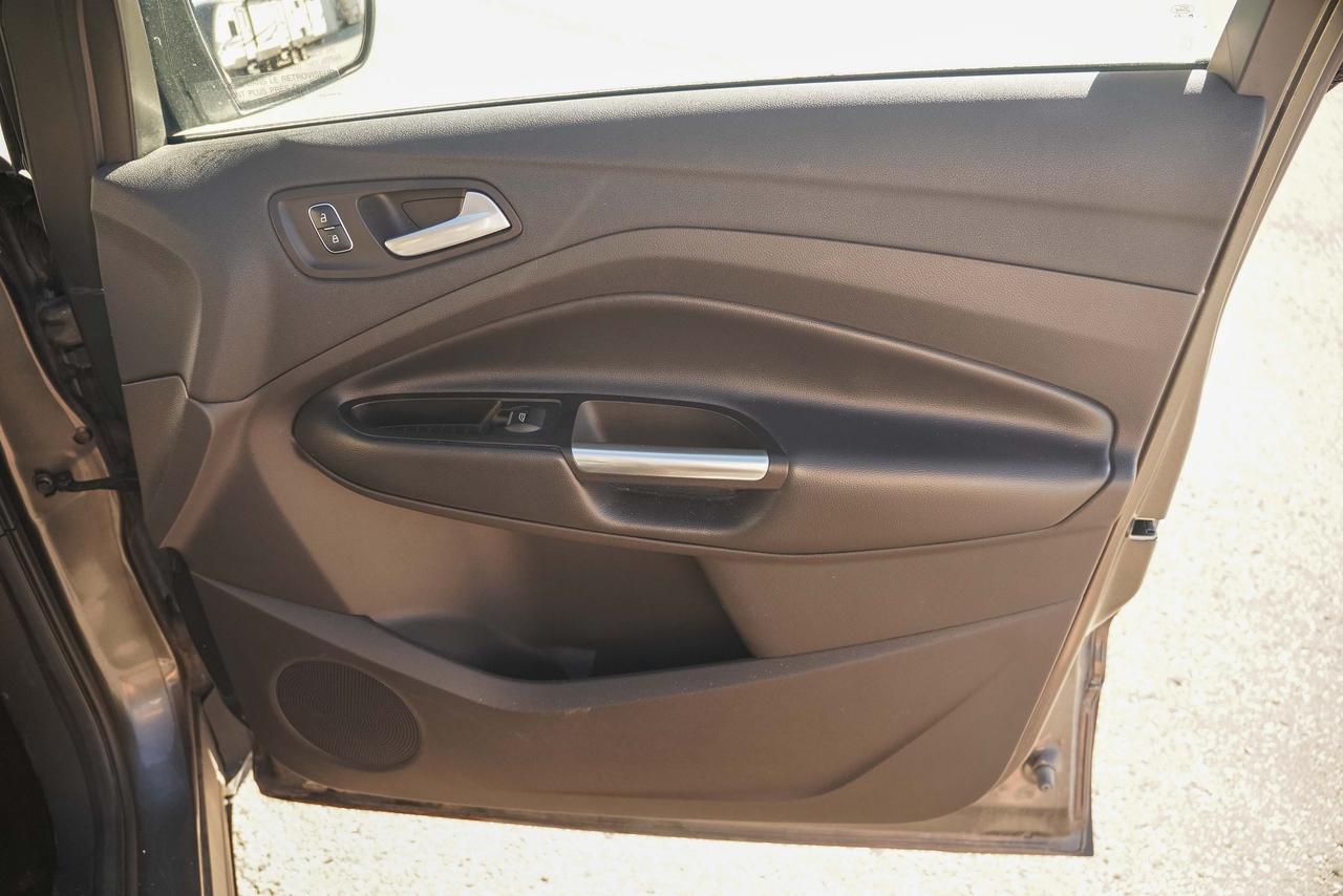 2017 Ford Escape Titanium AWD Photo