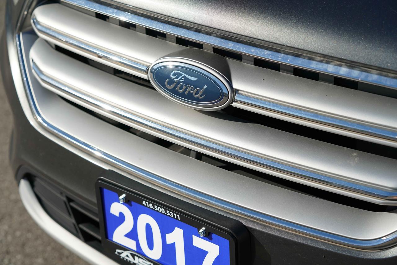 2017 Ford Escape Titanium AWD Photo