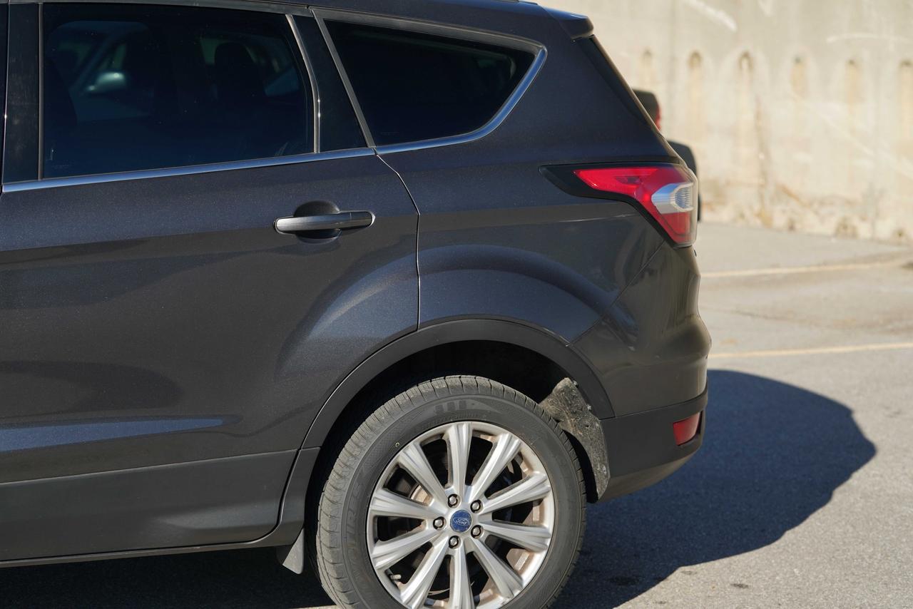 2017 Ford Escape Titanium AWD Photo
