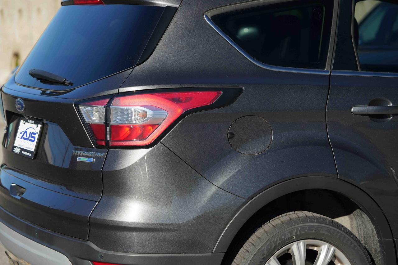 2017 Ford Escape Titanium AWD Photo