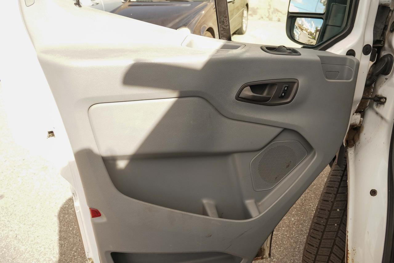 2016 Ford Transit T-150 Photo