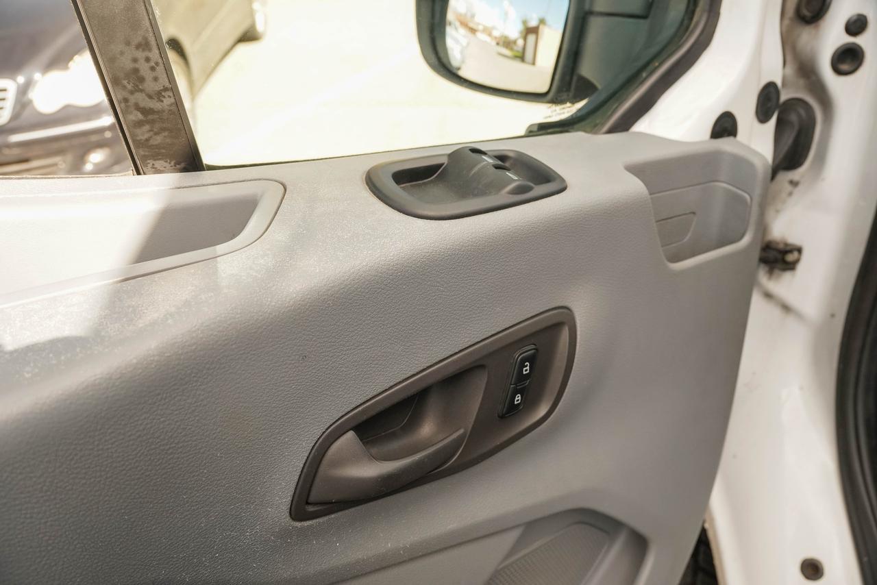 2016 Ford Transit T-150 Photo