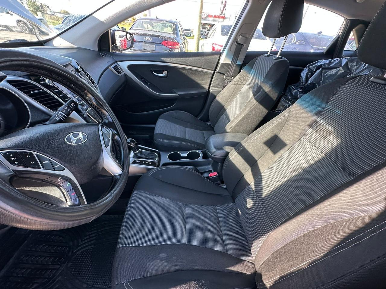 2013 Hyundai Elantra GT GLS, HATCH, AUTO, GREAT ON FUEL, CERTIFIED Photo