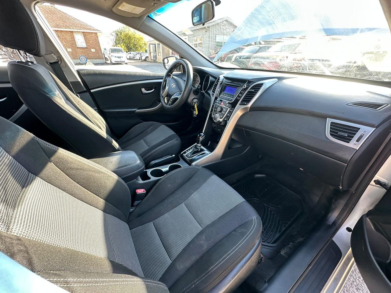 2013 Hyundai Elantra GT GLS, HATCH, AUTO, GREAT ON FUEL, CERTIFIED Photo