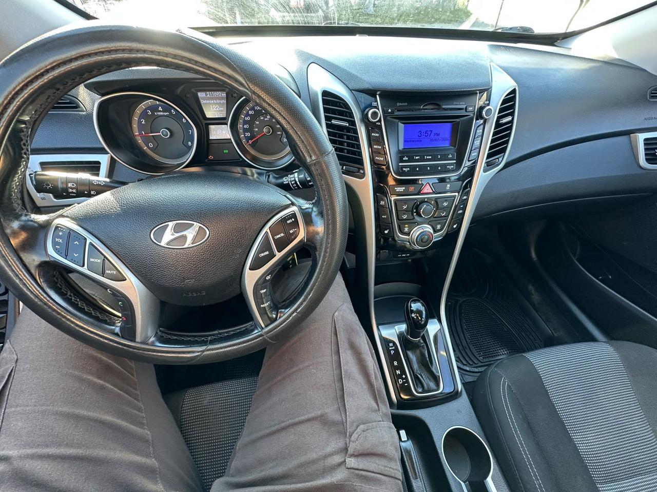 2013 Hyundai Elantra GT GLS, HATCH, AUTO, GREAT ON FUEL, CERTIFIED Photo
