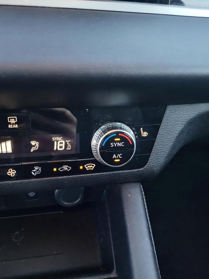 2024 Mitsubishi Outlander SE S-AWC Photo