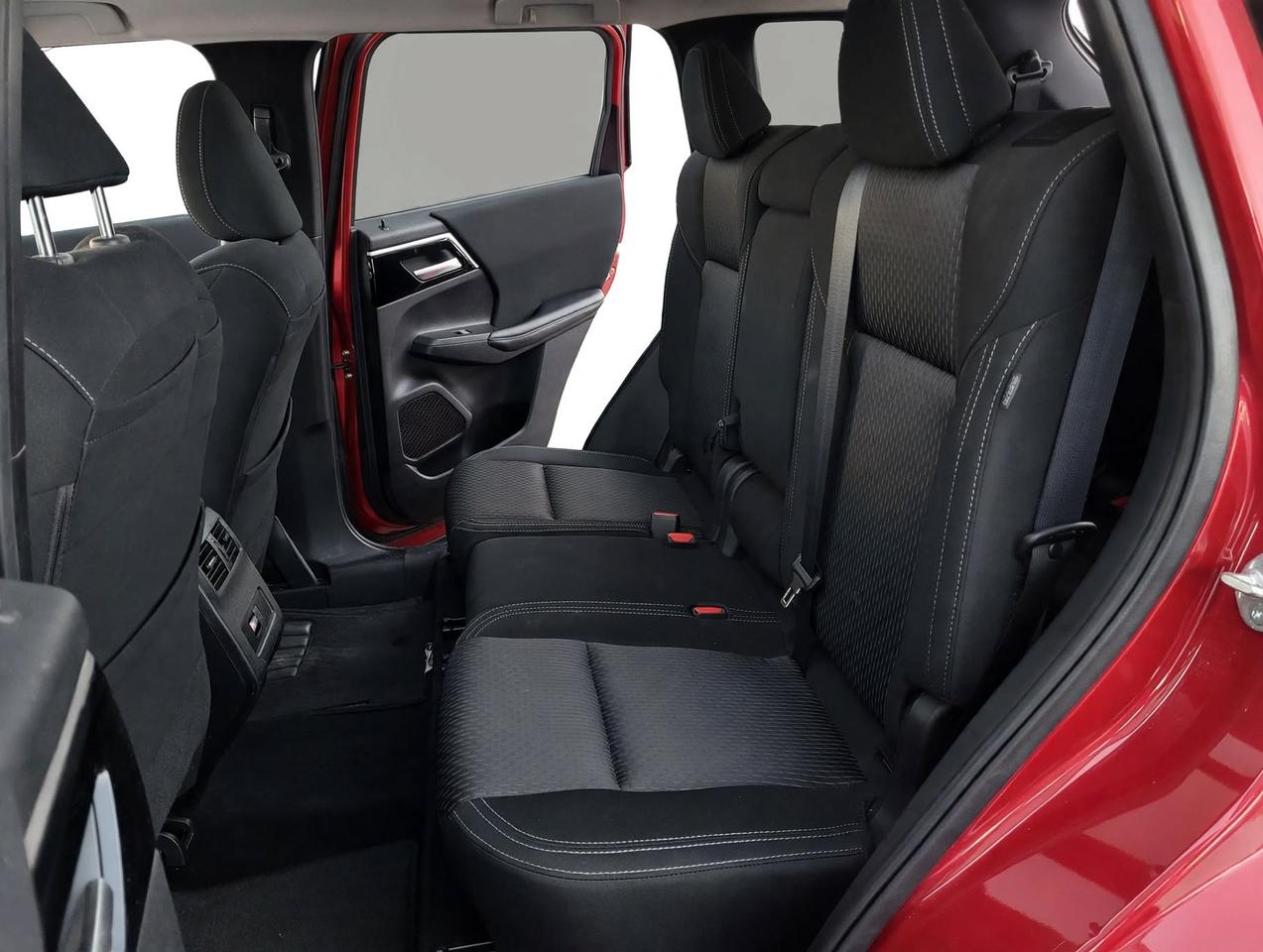 2024 Mitsubishi Outlander SE S-AWC Photo