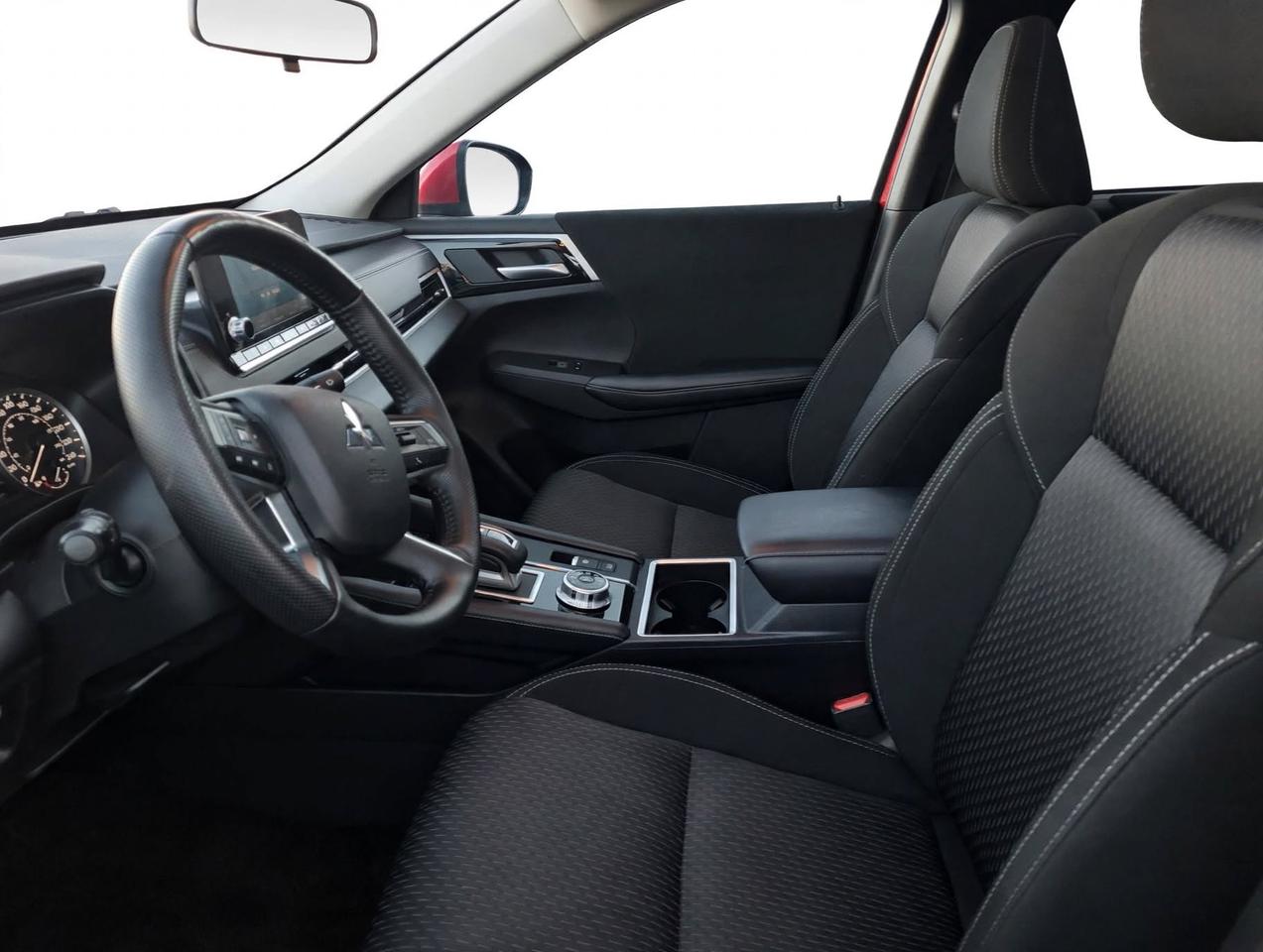2024 Mitsubishi Outlander SE S-AWC Photo