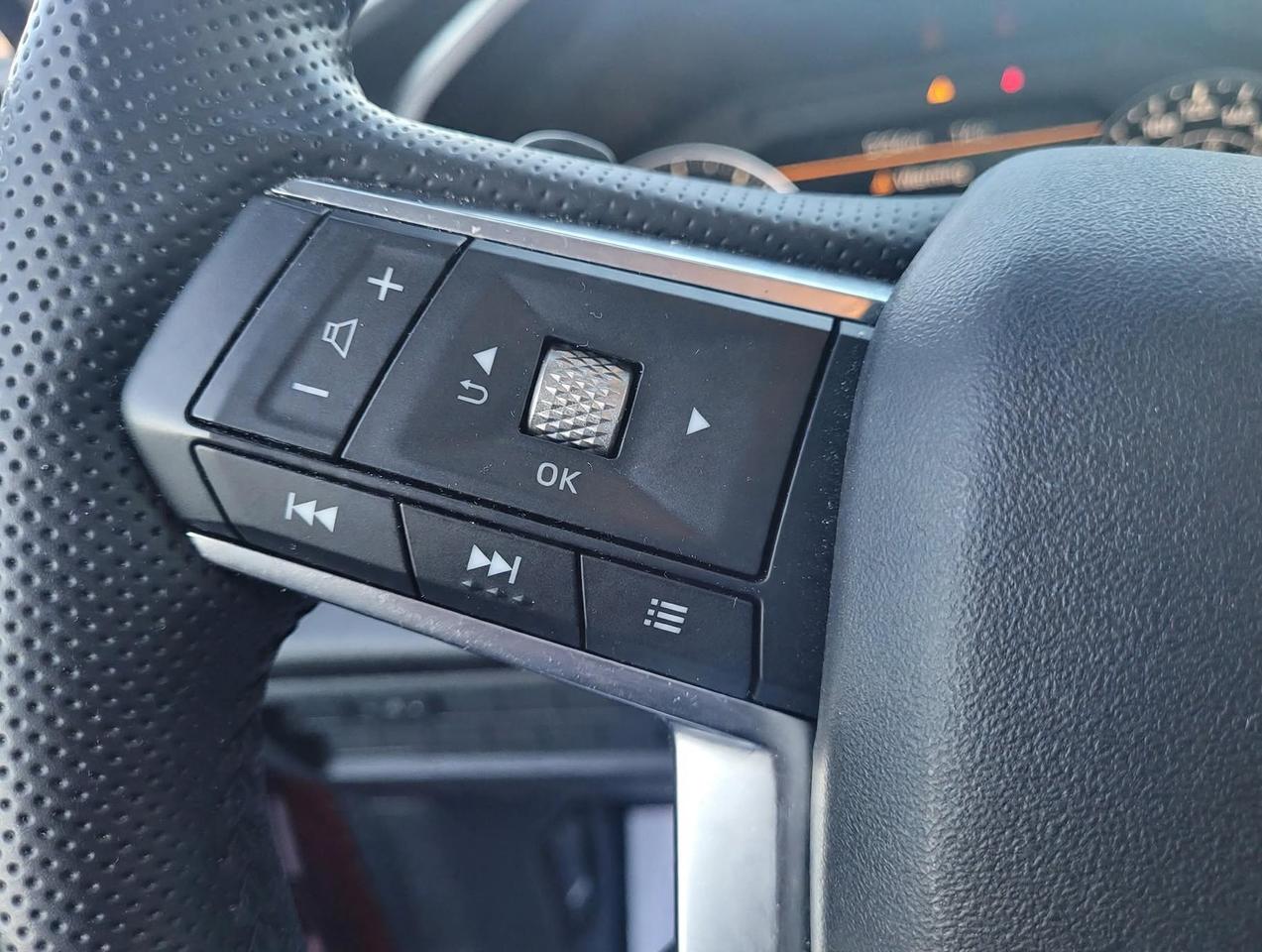 2024 Mitsubishi Outlander SE S-AWC Photo