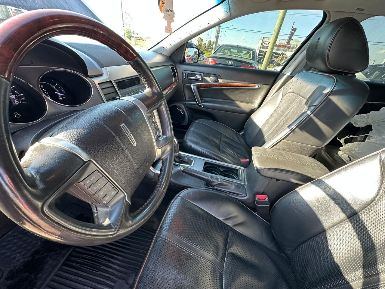2011 Lincoln MKZ LEATHER, LOADED, WHEELS, ONLY 182KMS, CERTIFIED Photo