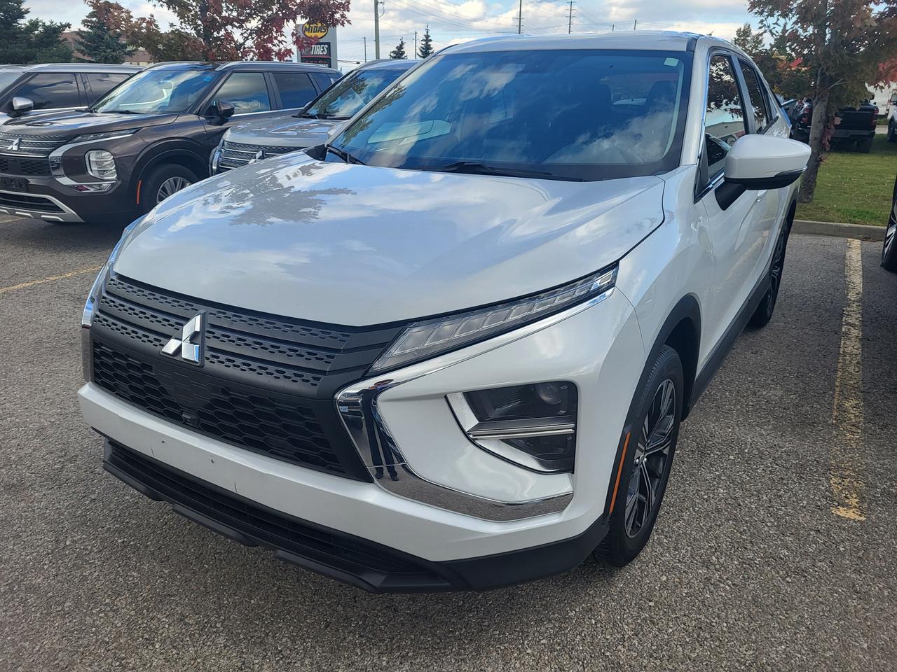 2022 Mitsubishi Eclipse Cross ES Photo0