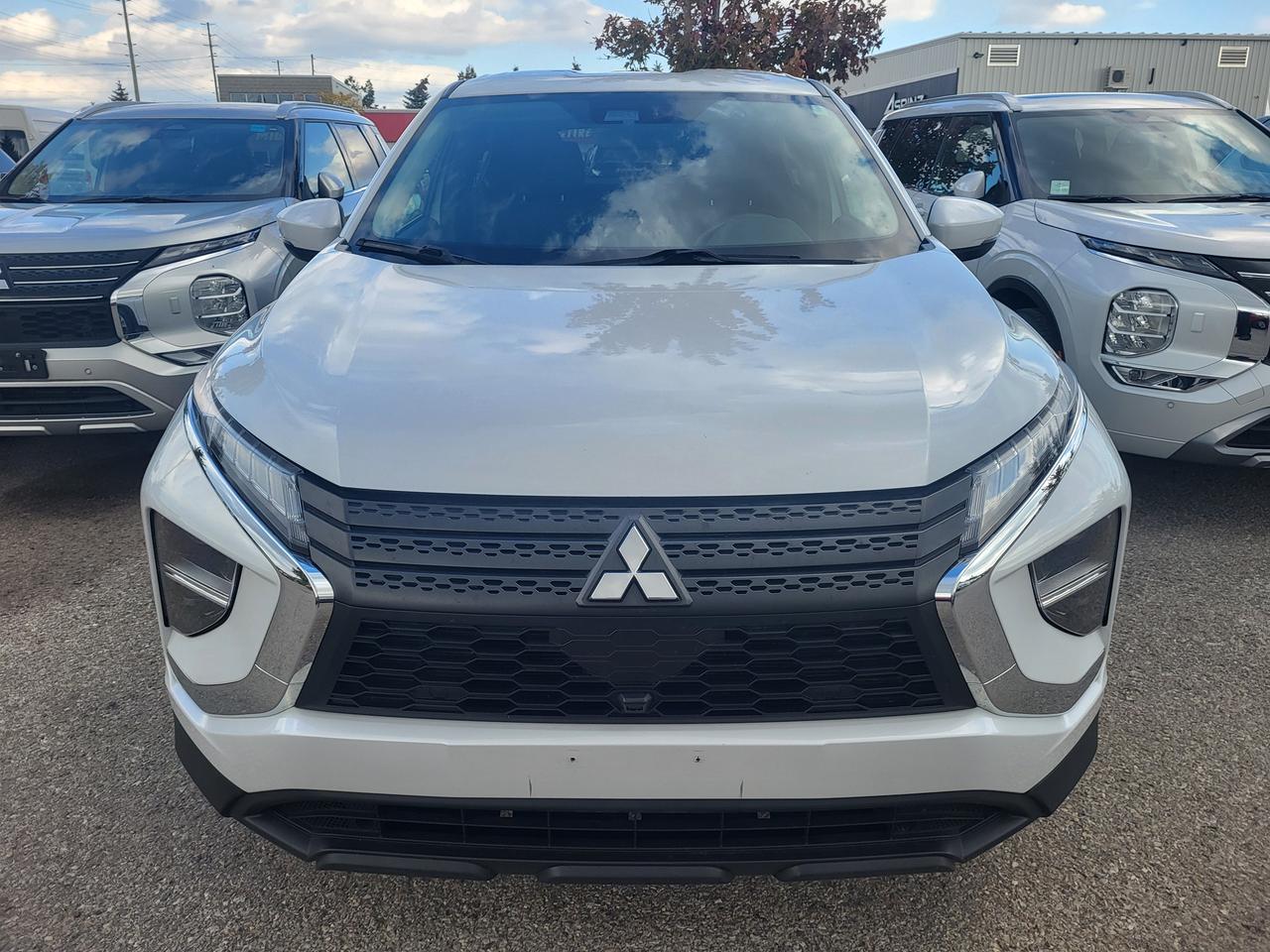 2022 Mitsubishi Eclipse Cross ES Photo5