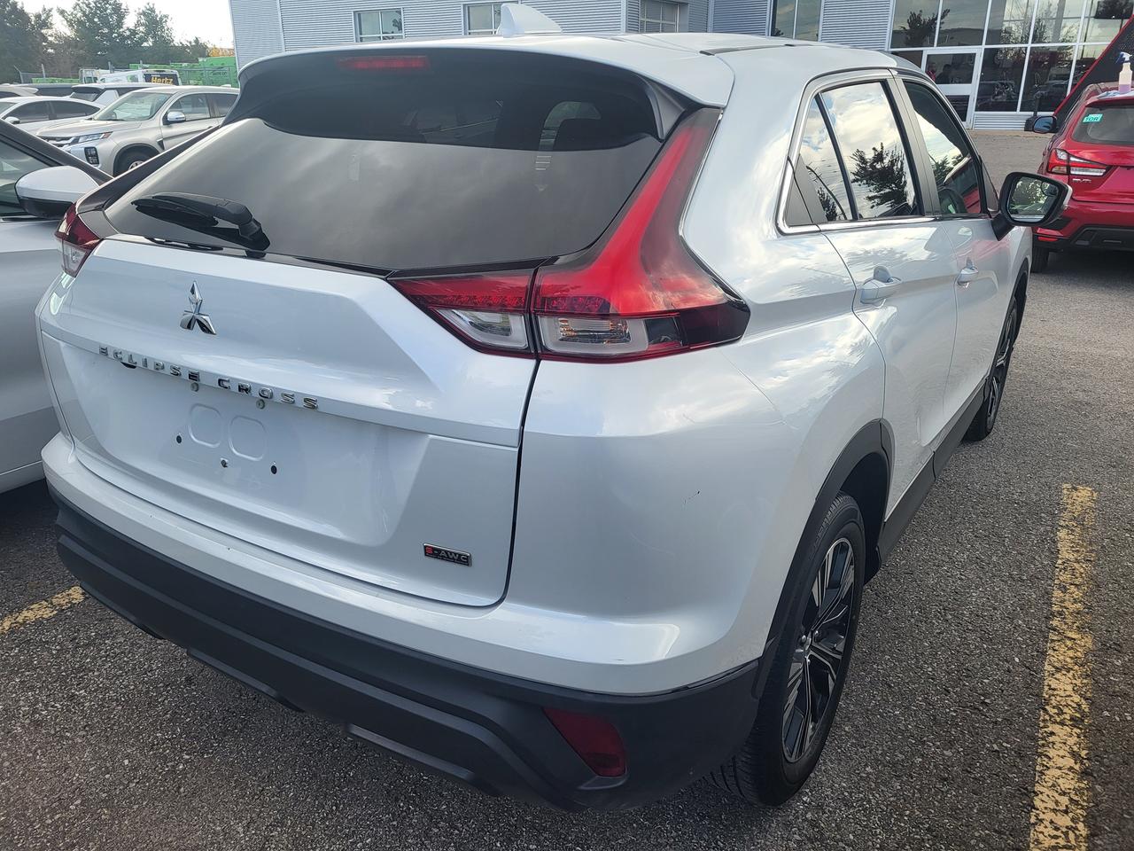 2022 Mitsubishi Eclipse Cross ES Photo