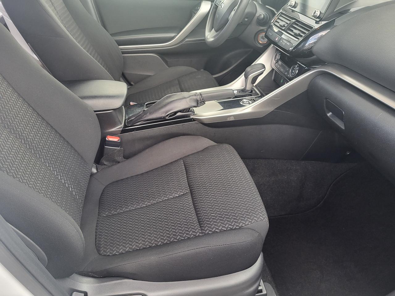 2022 Mitsubishi Eclipse Cross ES Photo