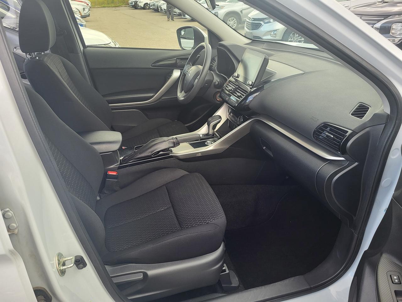 2022 Mitsubishi Eclipse Cross ES Photo
