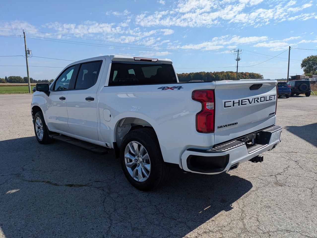 2021 Chevrolet Silverado 1500 Custom 4X4 Photo2