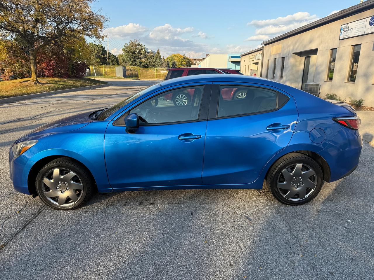 2016 Toyota Yaris 4D SEDAN,6SPD.MANUAL,BLUETOOTH,CERTIFIED ! Photo
