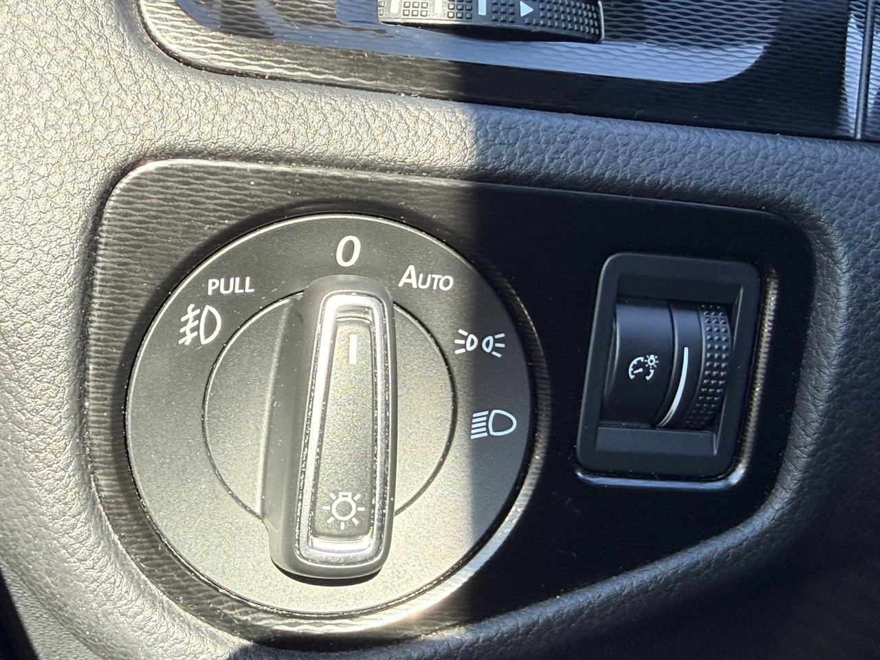 2016 Volkswagen Golf 3dr HB Man Photo