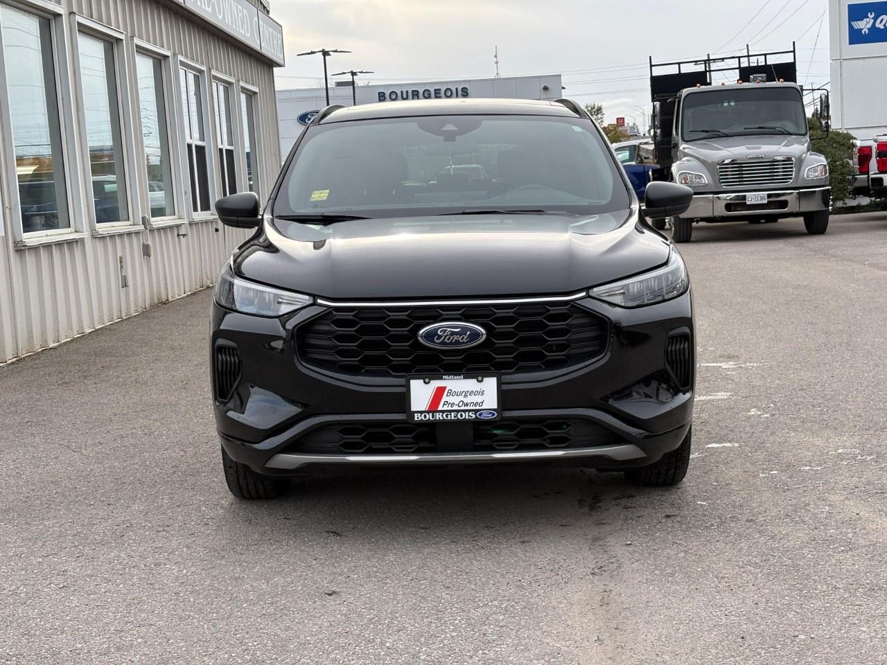 2024 Ford Escape ST-Line AWD Photo2