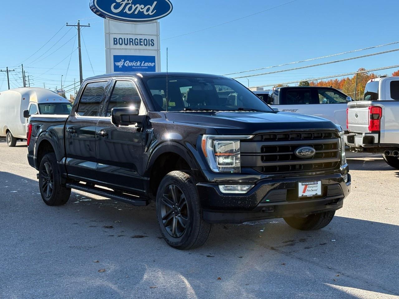 2022 Ford F-150 Lariat 4WD SuperCrew 5.5' Box Photo3