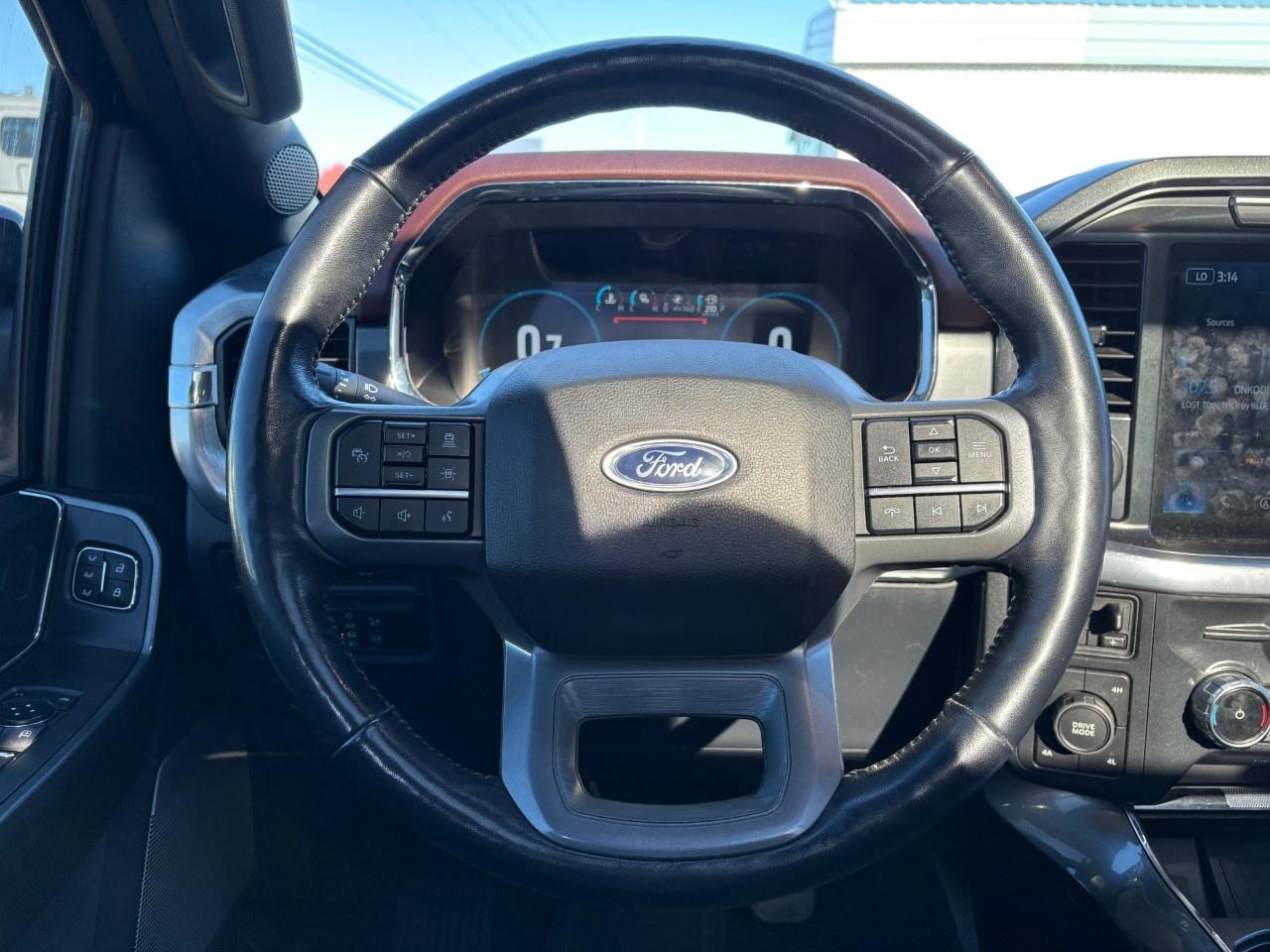 2022 Ford F-150 Lariat 4WD SuperCrew 5.5' Box Photo